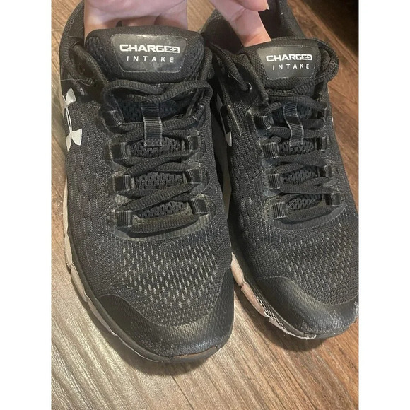 Under Armor Woman’s Black Charged Intake Tennish Athletic Shoes 6 - Picture 5 of 9